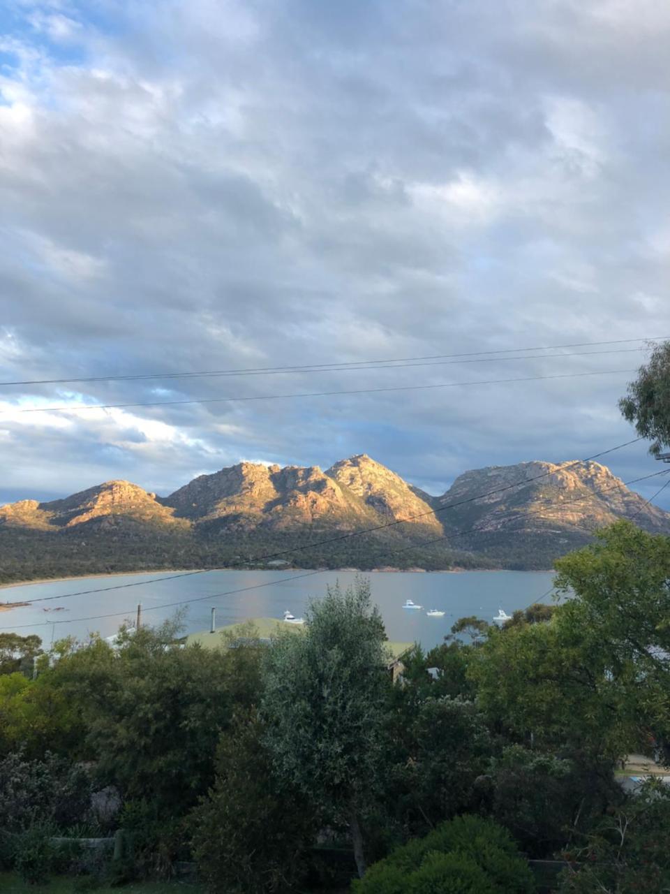 Вилла Freycinet Beach House Коулс-Бей Экстерьер фото