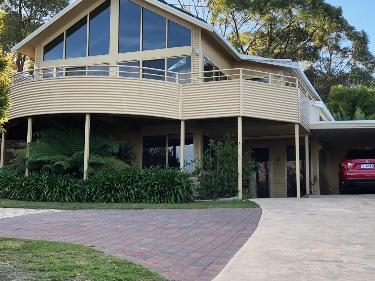 Вилла Freycinet Beach House Коулс-Бей Экстерьер фото