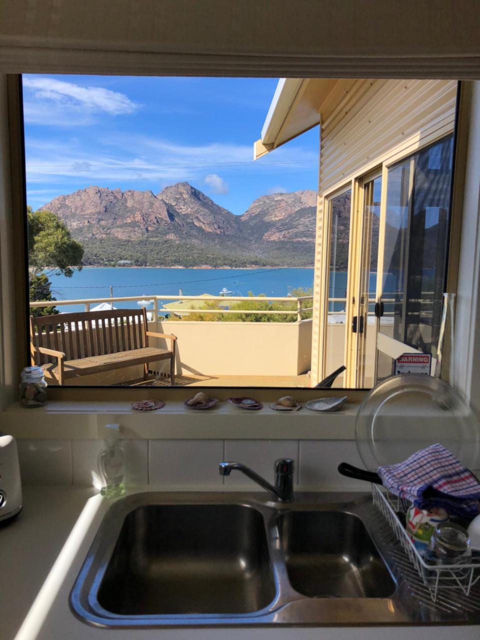 Вилла Freycinet Beach House Коулс-Бей Экстерьер фото